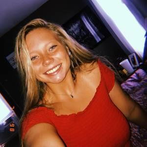 Meet your Posher, Shania